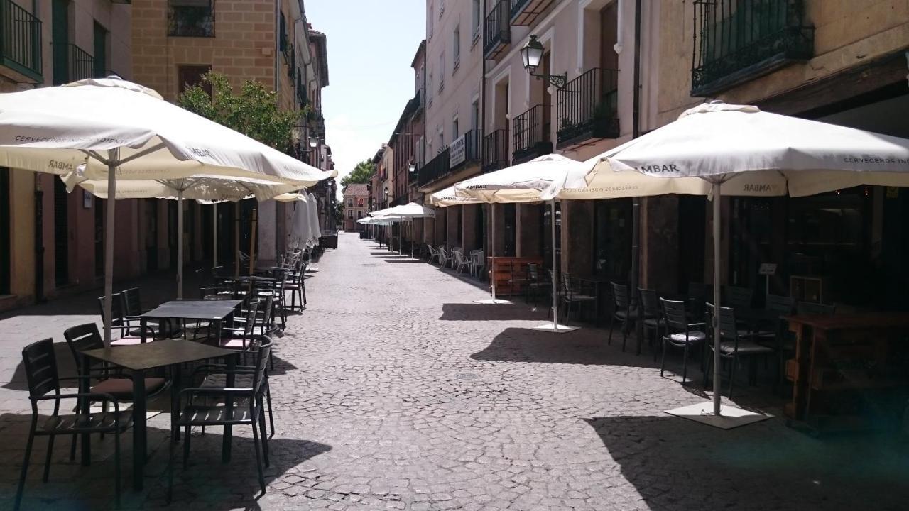 Casa de Huéspedes Vecinodecerbantes Alcalá de Henares Extérieur photo