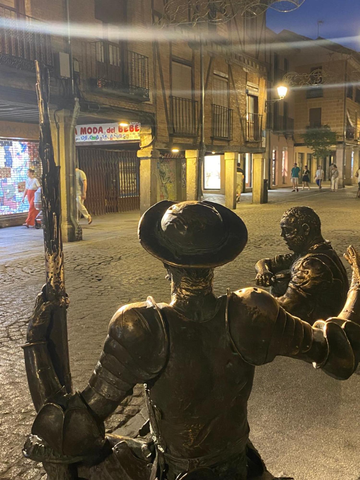 Casa de Huéspedes Vecinodecerbantes Alcalá de Henares Extérieur photo